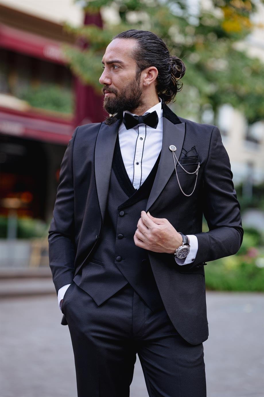 Black Wide Collar Tuxedo